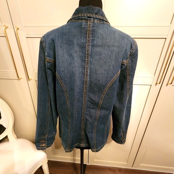 Gloria Vanderbilt Jean's Jacket with Floral details - Picture 3 of 4